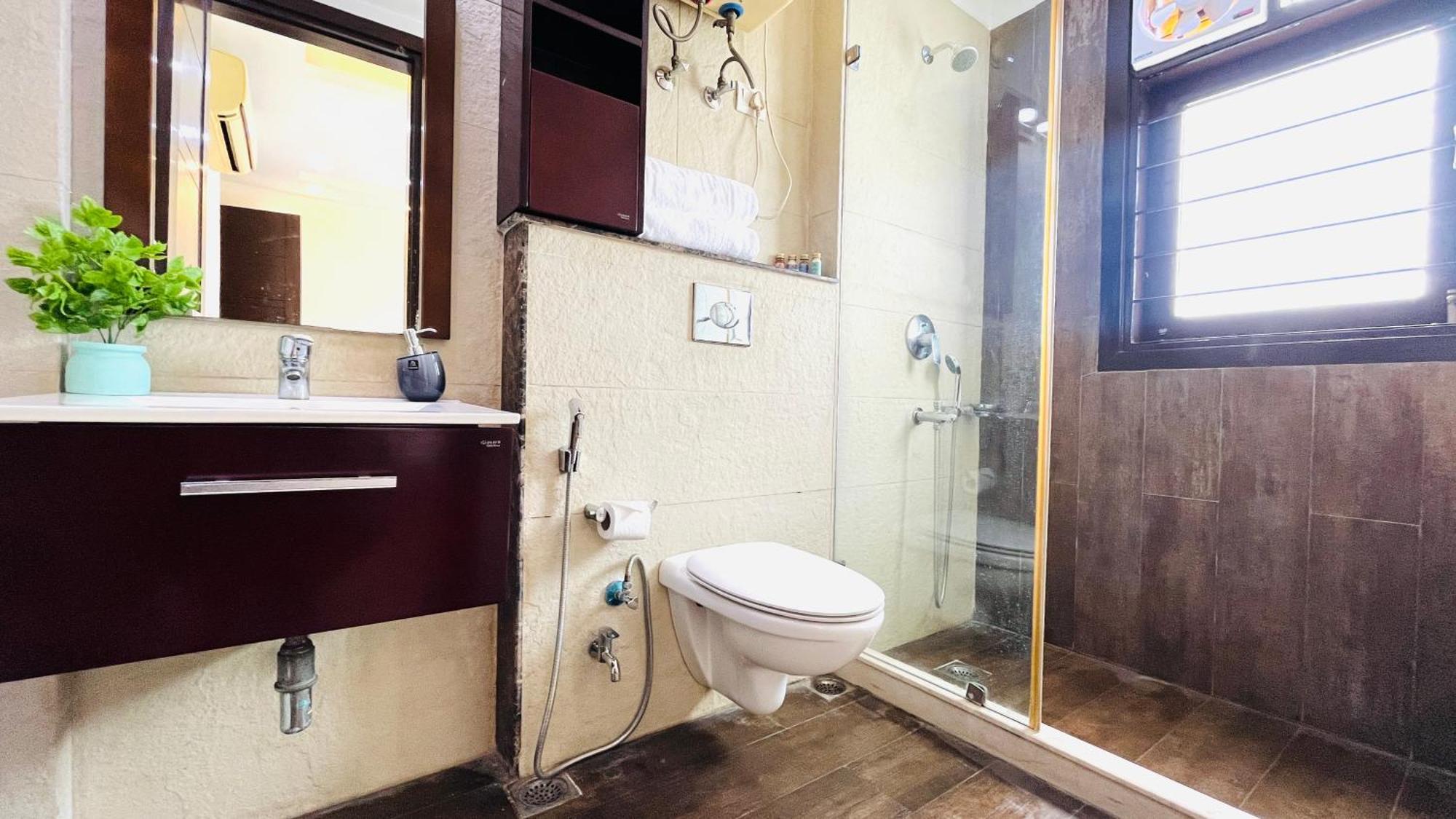 Olive Serviced Apartments - Defence Colony New Delhi Room photo