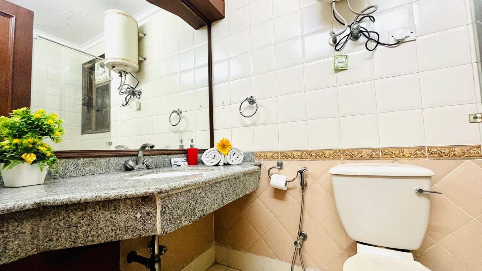 Olive Serviced Apartments - Defence Colony New Delhi Room photo